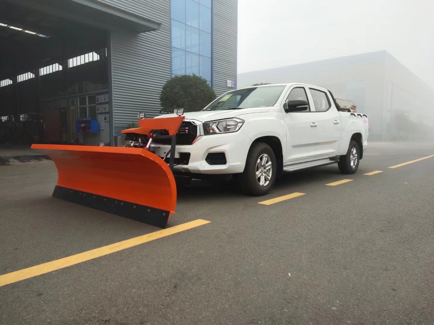 皮卡4驅(qū)除雪車(chē)